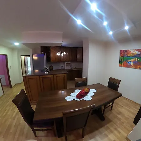 Appartement F C *